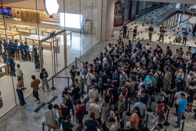 Smartphone market poised for ‘sharpest decline on record’ in 2026